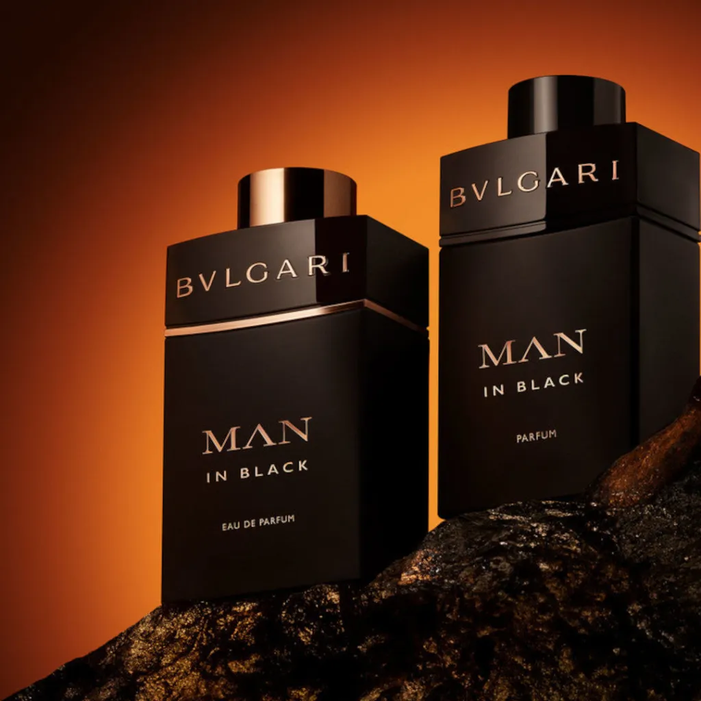 BVLGARI_Man_In_Black_Eau_de_Parfum_Spray_-_Lifestyle_3.webp