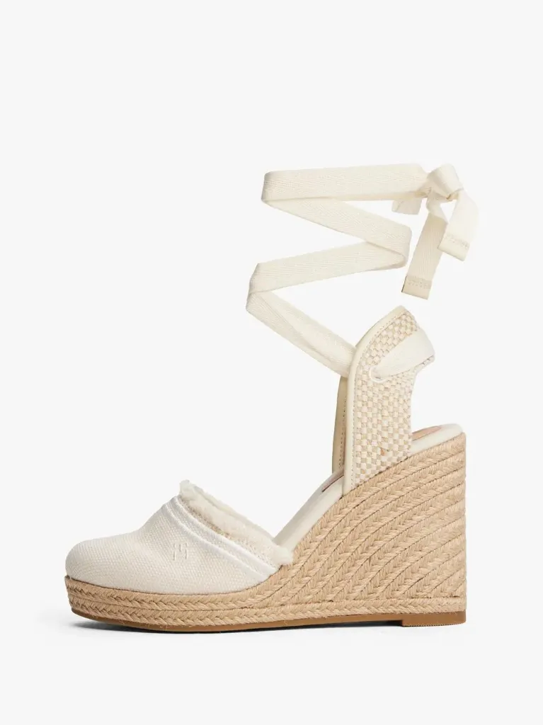 Alpargatas-de-cuña-en-lona-con-flecos (1).webp