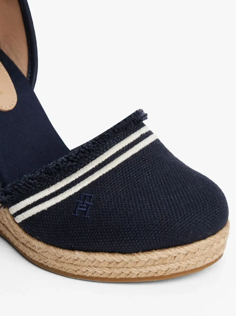 Alpargatas-de-cuña-en-lona-con-flecos (4).webp