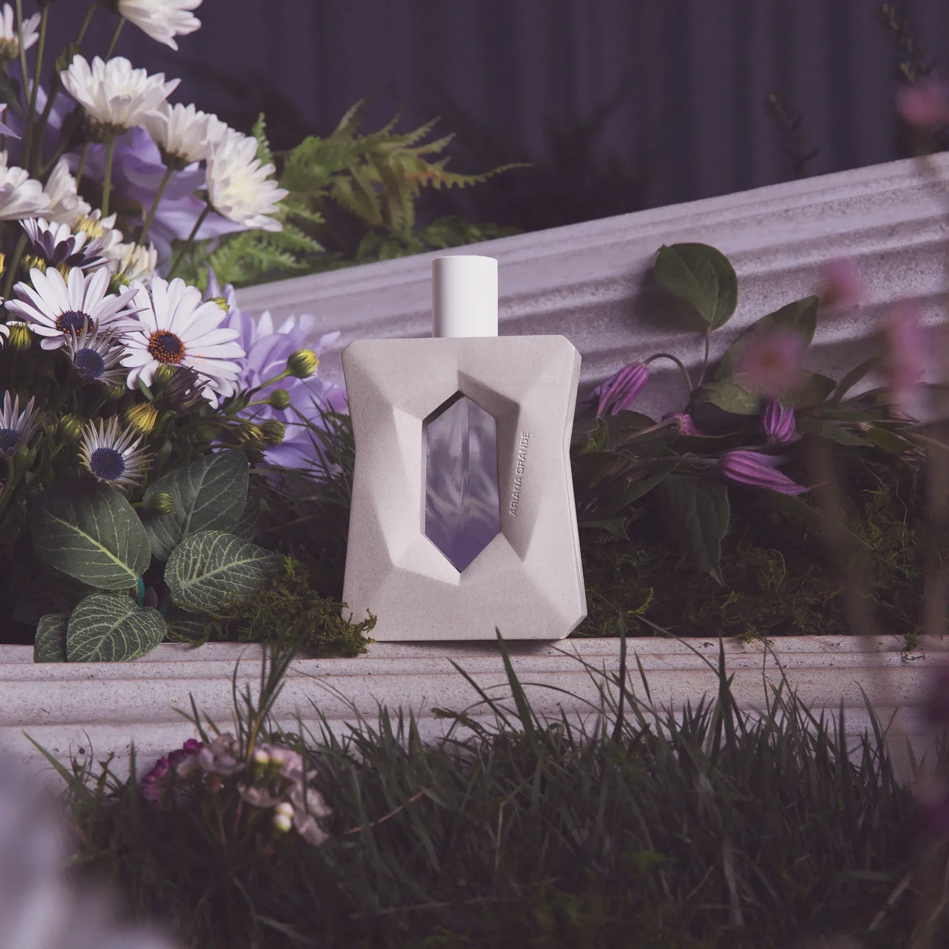 ARIANA GRANDE GOD IS A WOMAN EDP / D 3.4 OZ 