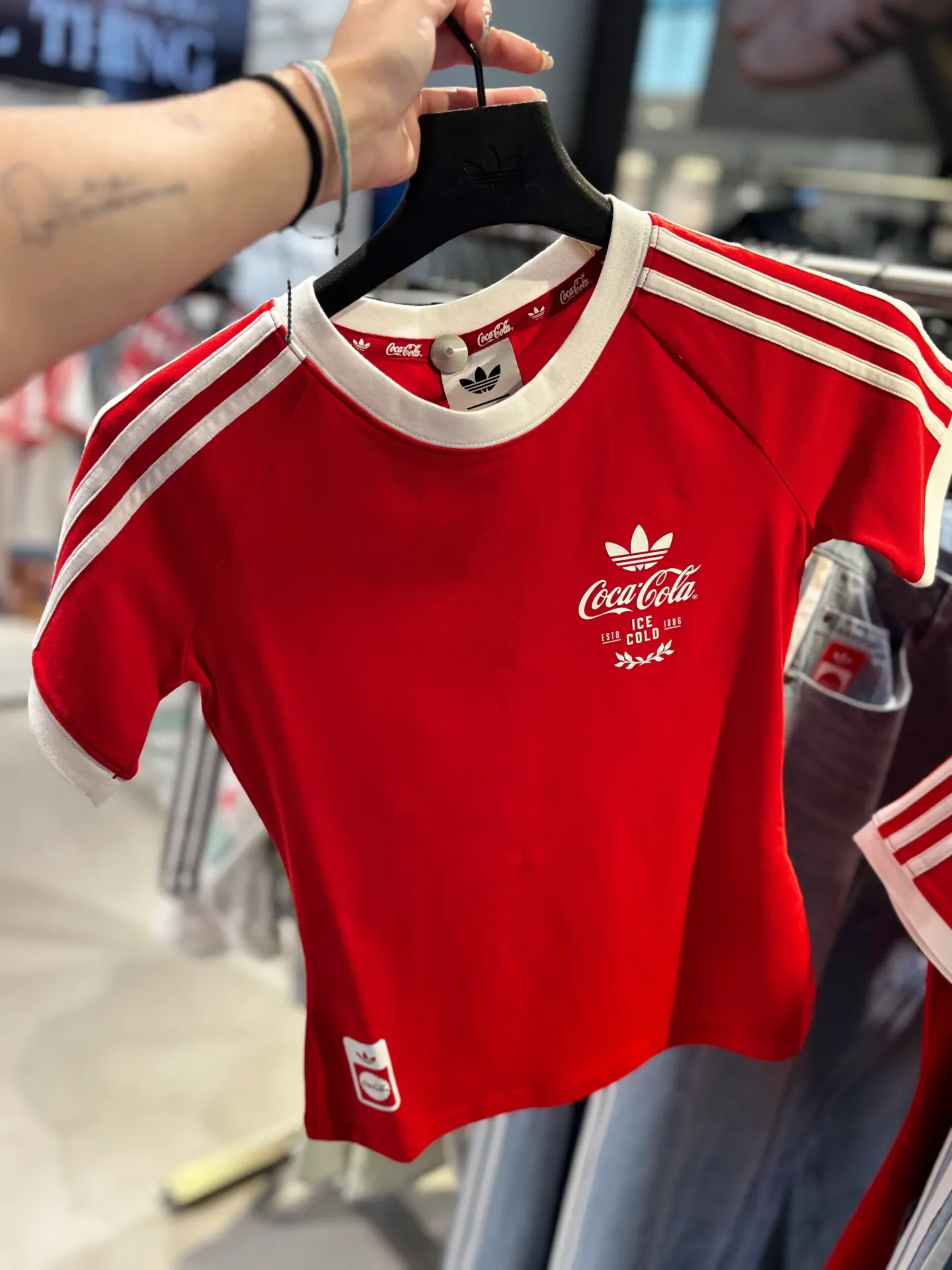ADIDAS COCACOLA TSHIRT ROJO CON CUELLO